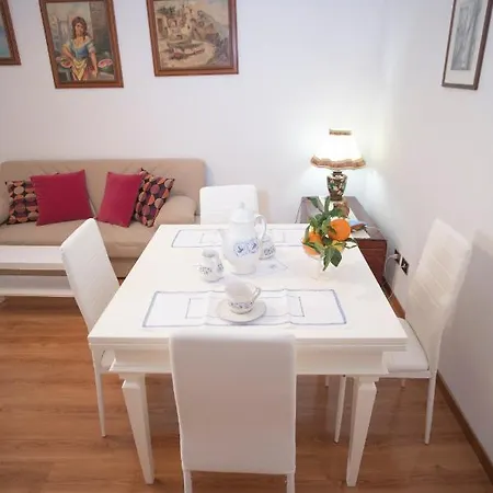 Donna Rosaria House * ソレント