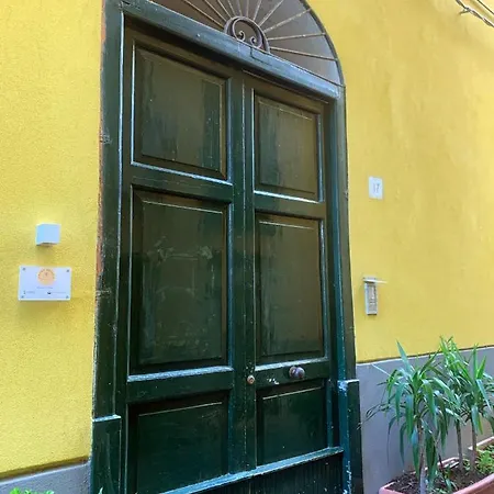 Апартаменты Donna Rosaria House *